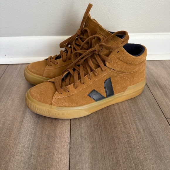 VEJA women’s MINOTAUR SUEDE CAMEL BLACK mid high top sneaker size 9 - Picture 2 of 8